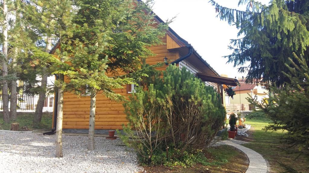 Liptovská Chata pri potoku Liptovský Mikuláš Exterior foto